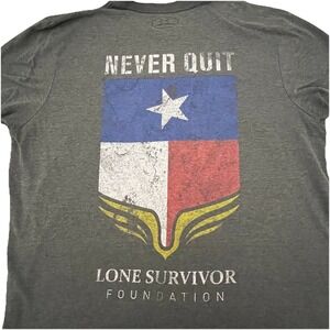 Under Armour Never Quit Survivor Foundation Men's Gray Heat‎ Gear Sz L T-Shirt